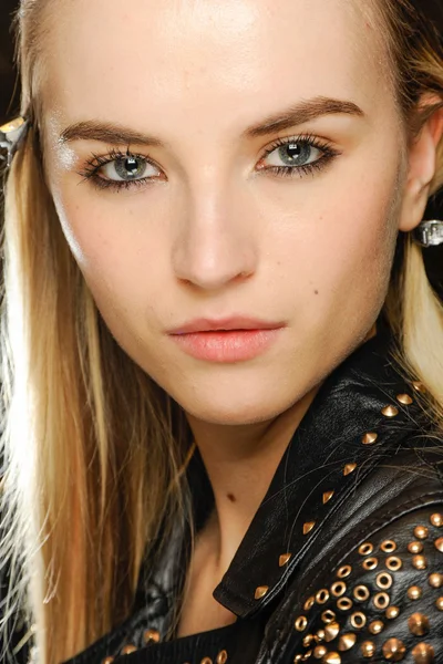 Look 1